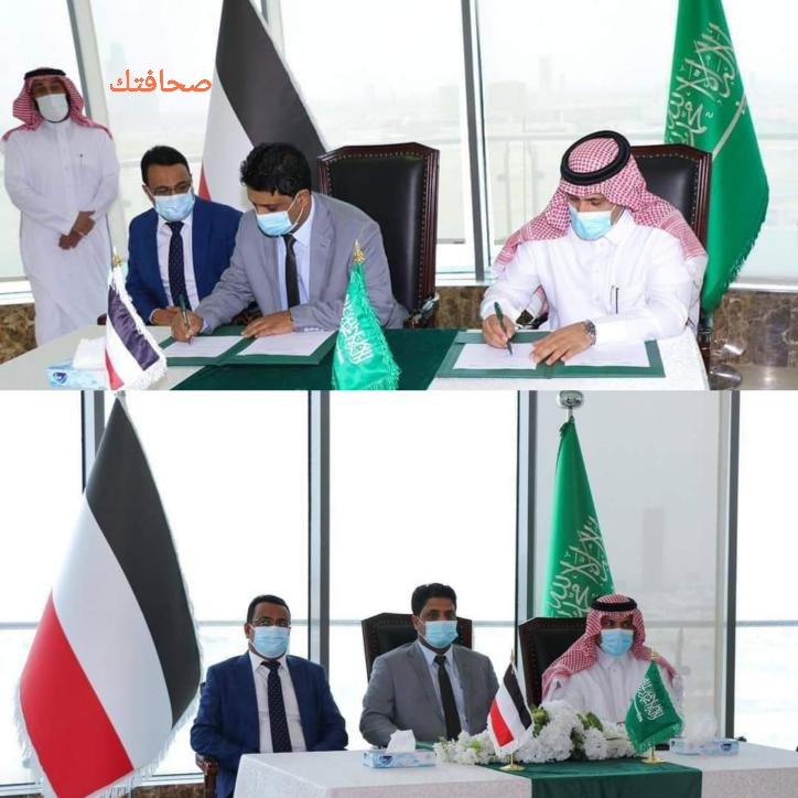 الصحفي محمدالمذحجي يكتب عن اهانة السفير السعودي للعلم اليمني بحضور وزراء الحكومة اليمنية