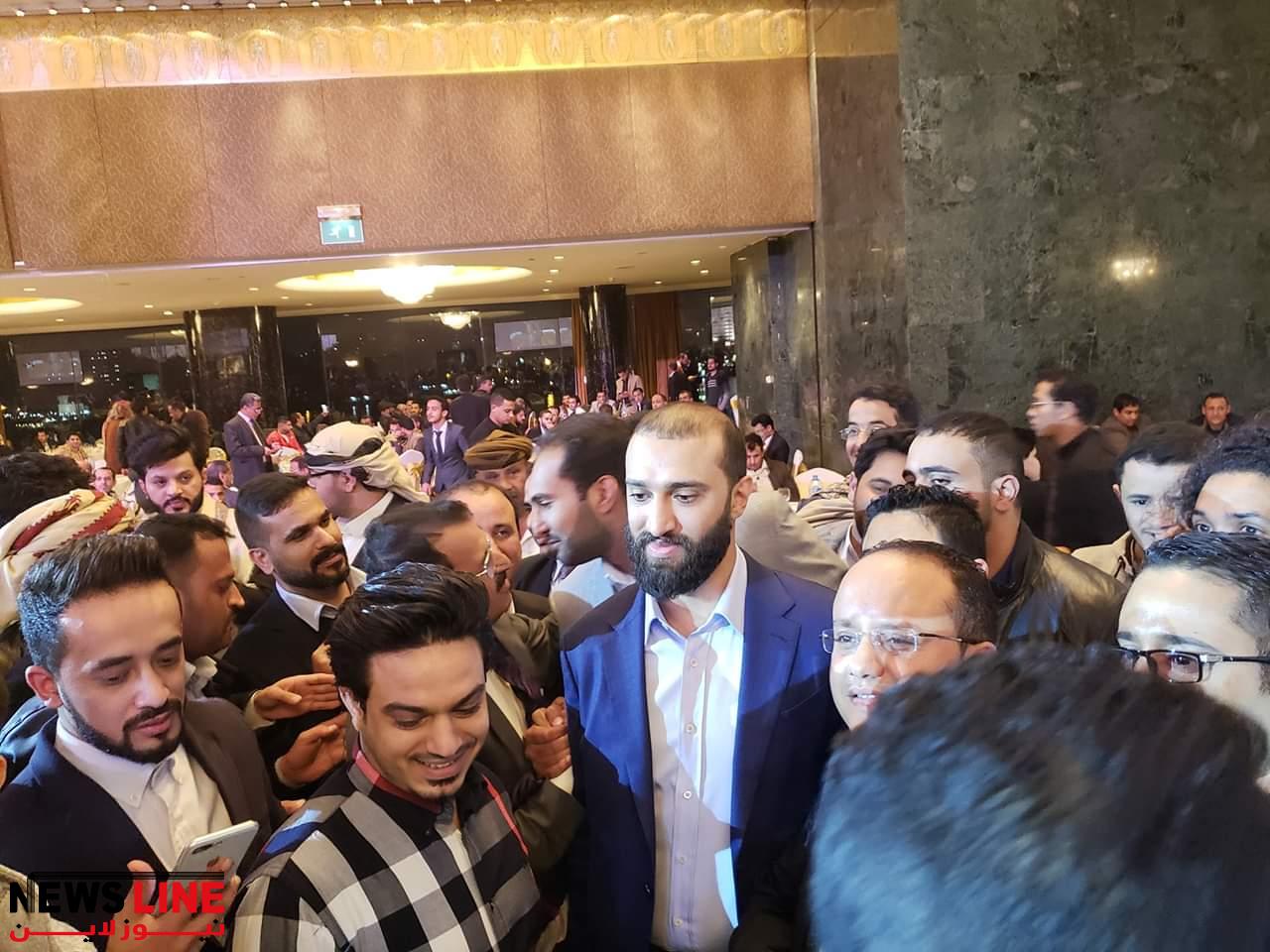 في اول ظهور له عقب إطلاق سراحه من قبل جماعة الحوثي مدين علي عبدالله صالح يظهر لأول مرة في هذه العاصمة العربية