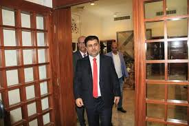 احمد العيسي يؤكد انه يحظى بدعم واشنطن ولندن لخلافة هادي