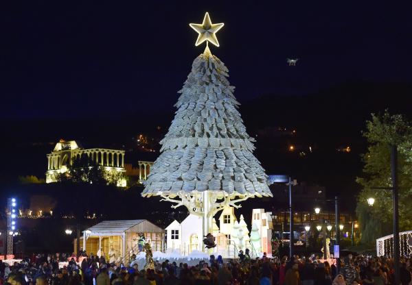 عيد الميلاد في الأسواق اللبنانية حركة بلا بركة هذا العام أيضا